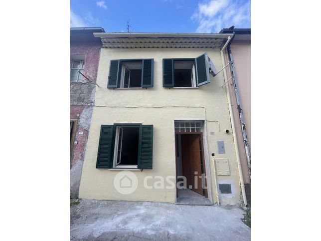Casa indipendente in residenziale in 