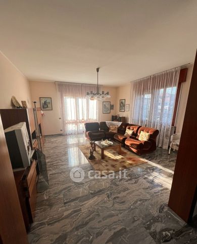 Casa indipendente in residenziale in Via Alessandro Volta 10