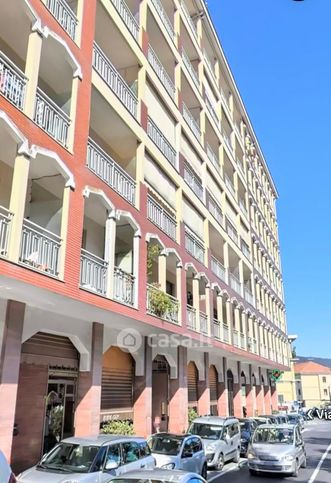 Appartamento in residenziale in Viale Regina Elena