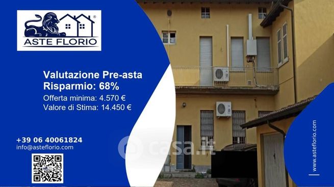 Box/posto auto in residenziale in Piazza Vittorio Veneto 24