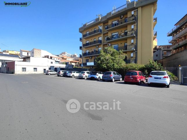 Box/posto auto in residenziale in Via MandrÃ 
