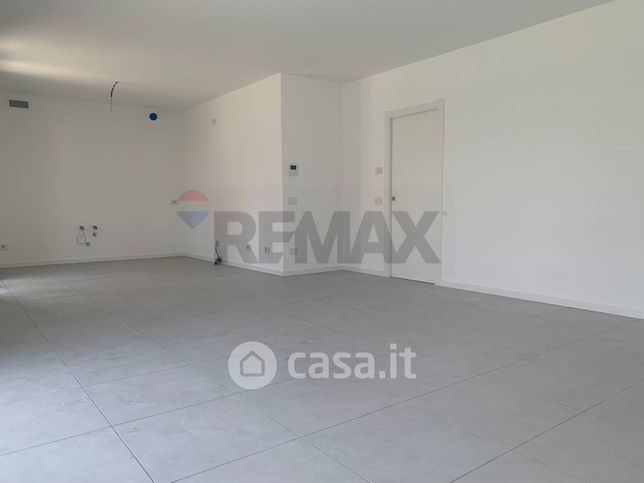 Appartamento in residenziale in Via Bastone