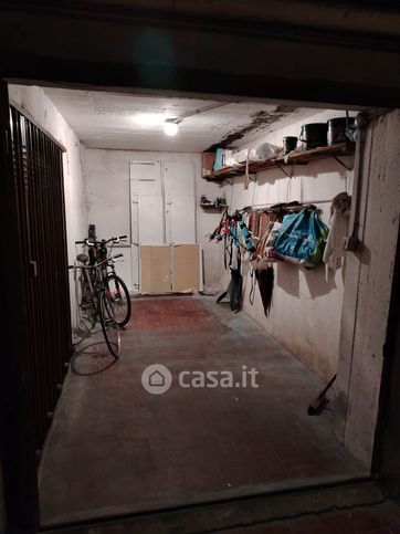 Box/posto auto in residenziale in Via San Secondo
