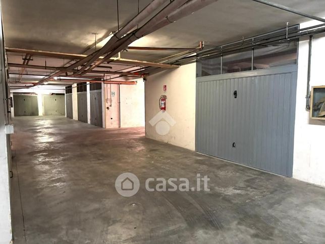 Box/posto auto in residenziale in Corso Italia 80
