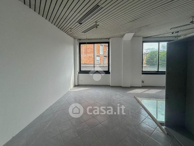 Ufficio in commerciale in Via Giuseppe Ferrari 7