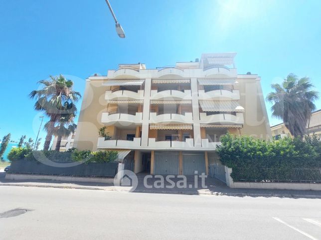 Appartamento in residenziale in Via degli Oleandri 24