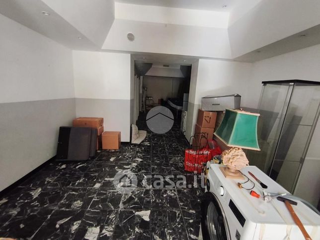 Box/posto auto in residenziale in Via Walter Fillak 232