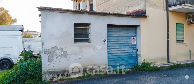 Box/posto auto in residenziale in Via Angelo D'Achille