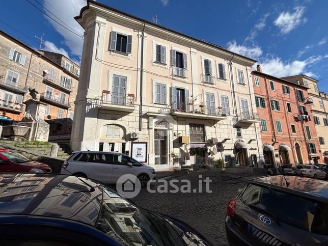 Appartamento in residenziale in Via Cesare Battisti 3