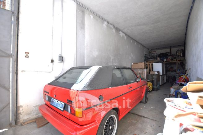 Box/posto auto in residenziale in Via Don Giovanni Minzoni 1