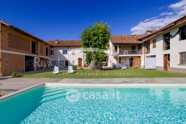 Rustico/casale in residenziale in Regione Aie 21