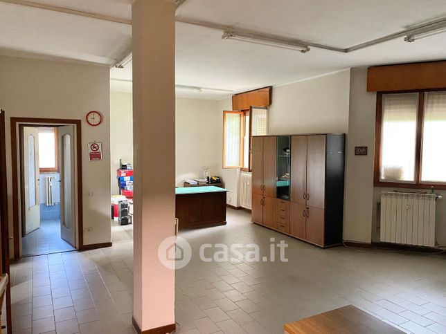 Ufficio in commerciale in Via B. Buozzi 130