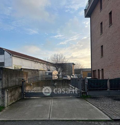 Box/posto auto in residenziale in Via Treviso