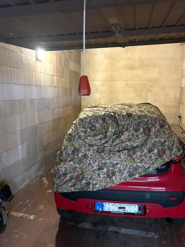 Box/posto auto in residenziale in Via Sergio Oliaro 5