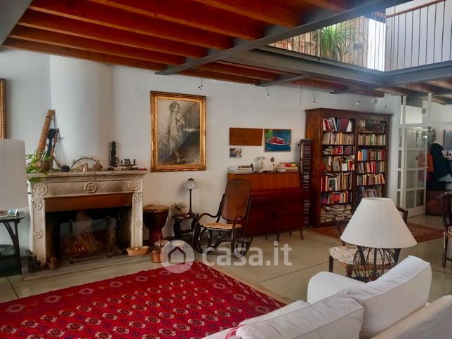 Casa indipendente in residenziale in Via Mario Fusetti