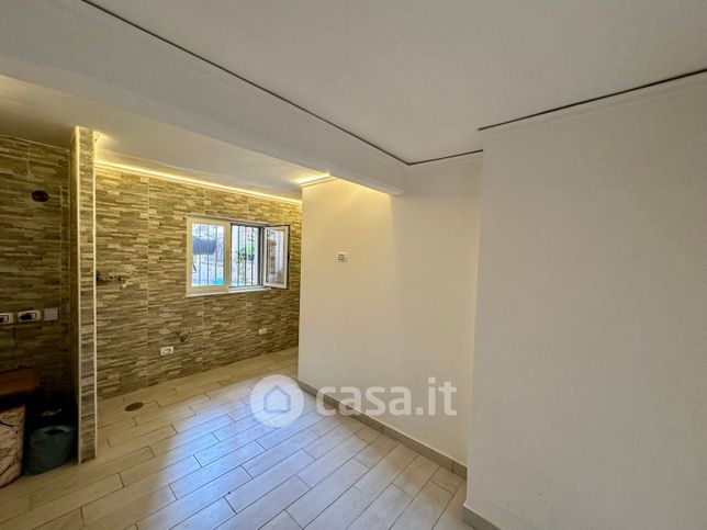 Ufficio in commerciale in Via Renato Lordi 10