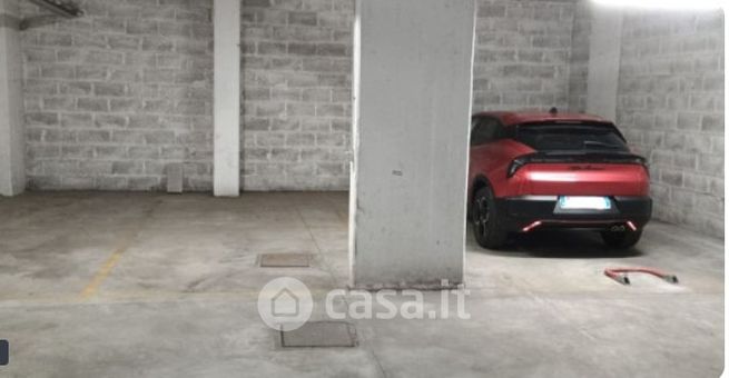 Box/posto auto in residenziale in Via Giovanni Bucco