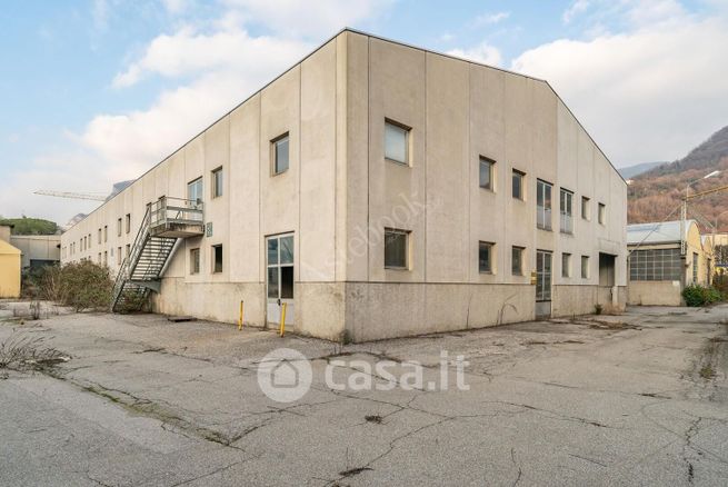 Capannone in commerciale in Corso Europa