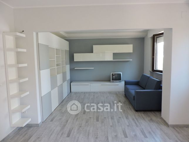 Appartamento in residenziale in Via Celestino V