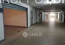 Box/posto auto in residenziale in Via S. Anna