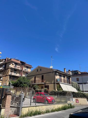 Casa bi/trifamiliare in residenziale in Via Cornelia