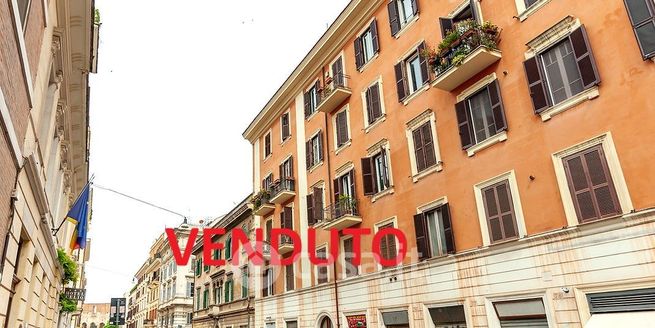 Appartamento in residenziale in Via dei SS. Quattro 74