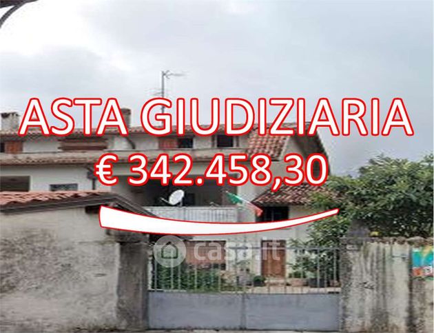 Villetta a schiera in residenziale in Via Cesare Battisti 35