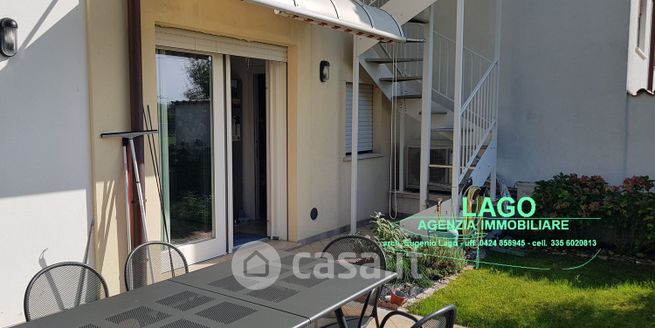 Casa indipendente in residenziale in 