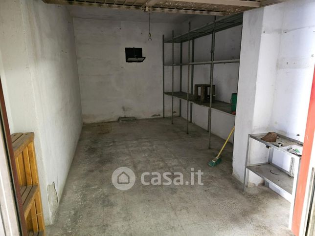 Garage/posto auto in residenziale in Via Circonvallazione 17