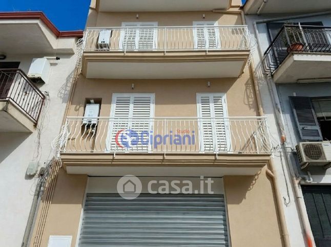 Appartamento in residenziale in Via Castel Belvedere 23