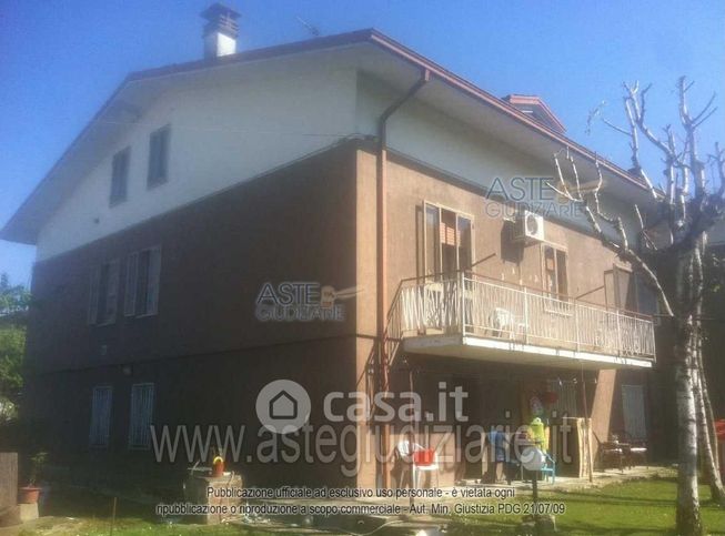 Appartamento in residenziale in Via Giosuè Carducci 4