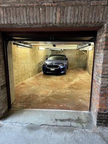 Box/posto auto in residenziale in Vicolo del Granchio