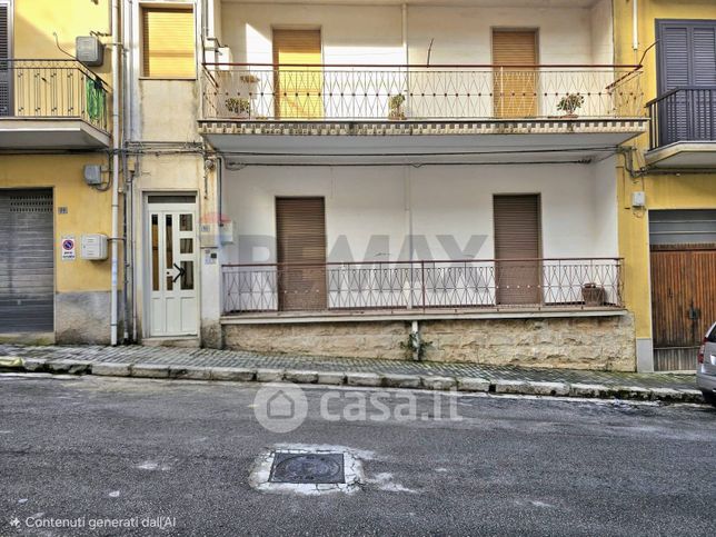 Appartamento in residenziale in Via dell'Eucalipto 18
