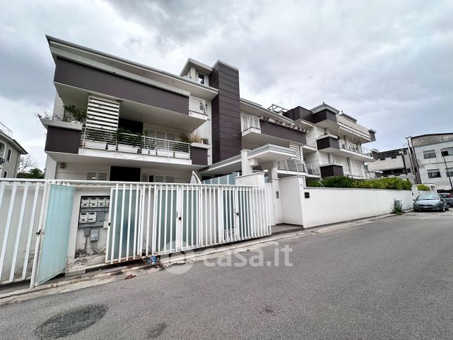 Appartamento in residenziale in Via Adolfo Binni