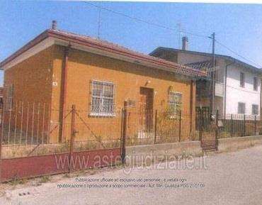 Appartamento in residenziale in Via P.Lucci 18