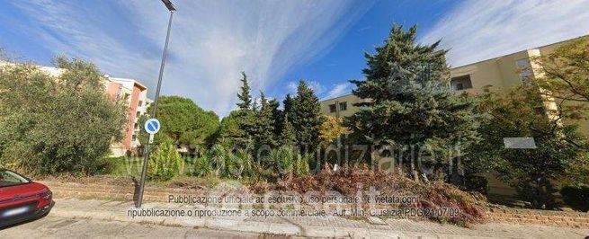 Terreno agricolo in commerciale in Via Lago di Garda