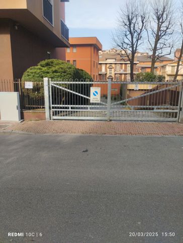 Box/posto auto in residenziale in Viale Fratelli Cervi 36