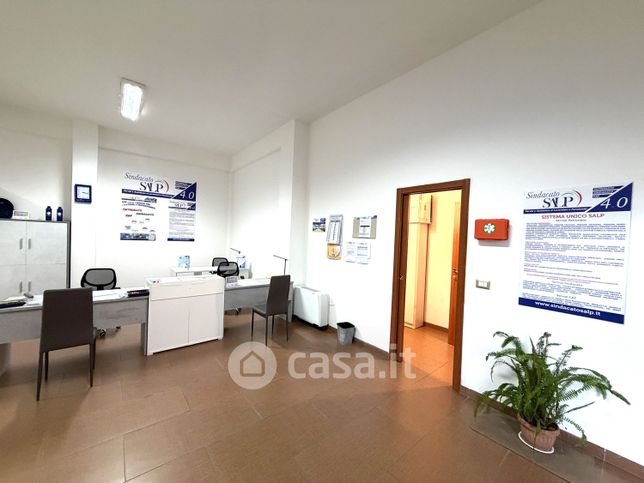 Ufficio in commerciale in Via Salvatore Moccia 2