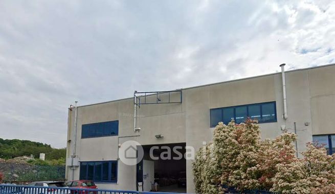 Capannone in commerciale in Cascina Sant' Isidoro