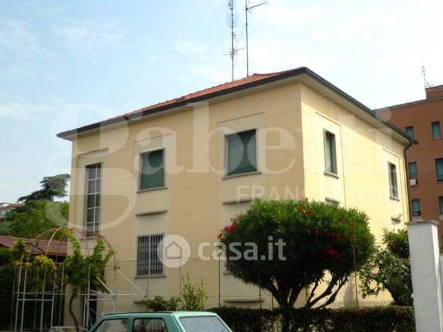 Appartamento in residenziale in Via delle Rose