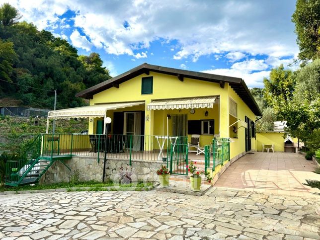 Casa indipendente in residenziale in Via del Fonti 6