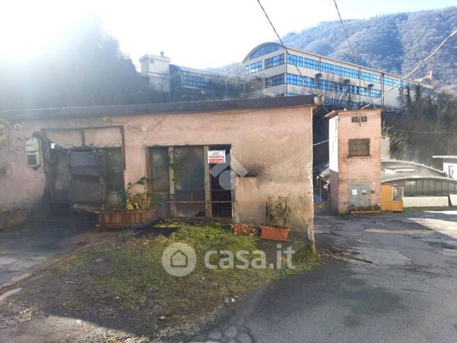Capannone in commerciale in Via Valdoro 70