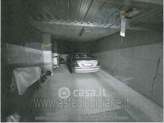 Box/posto auto in residenziale in Via XXV Aprile