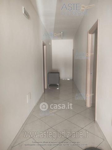 Ufficio in commerciale in Via Giosuè Carducci 9