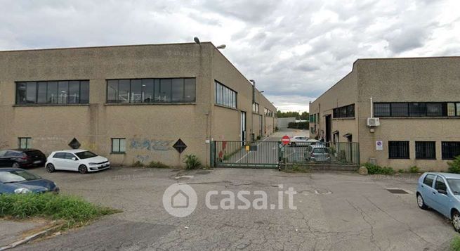 Capannone in commerciale in Via Aquileia 43