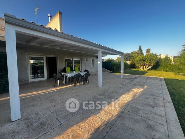 Casa bi/trifamiliare in residenziale in Via Cava Gucciardo