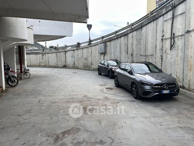 Capannone in commerciale in Argine Destro 3