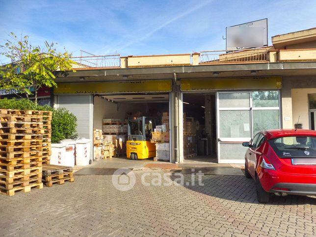 Capannone in commerciale in Via Poggilupi