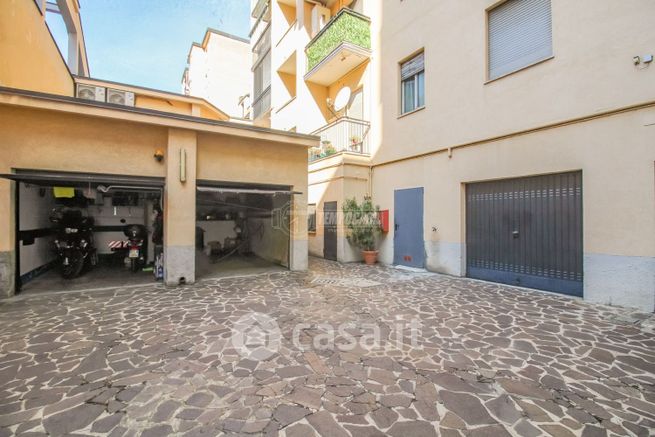 Garage/posto auto in residenziale in Via Abetone 18