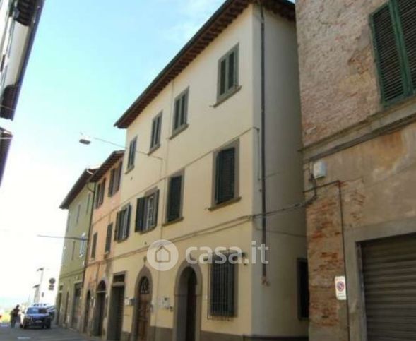 Appartamento in residenziale in Via Castruccio Castracani
